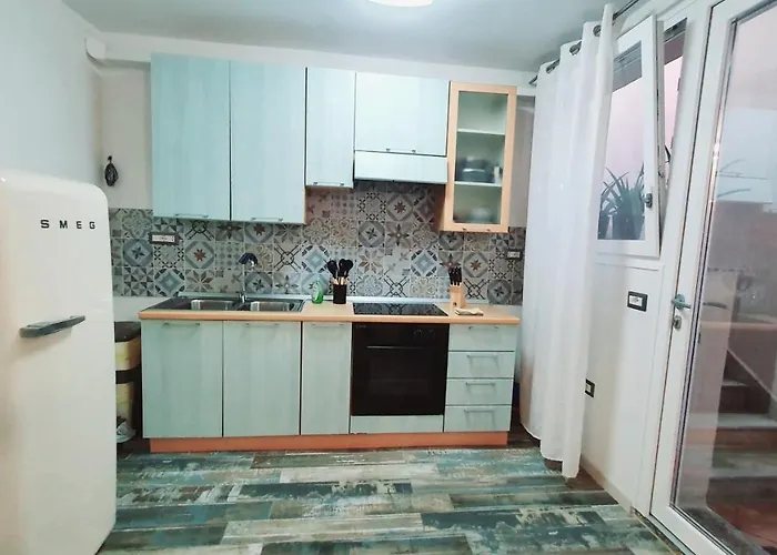 Nautilus - Monolocale Seminterrato Con Finestre アパート アルバタクス